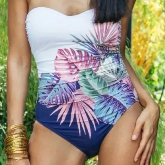 NWT Bleu by Rod Beattie
It's A Breeze Bandeau One-Piece Swimsuit size 10 - Picture 1 of 8